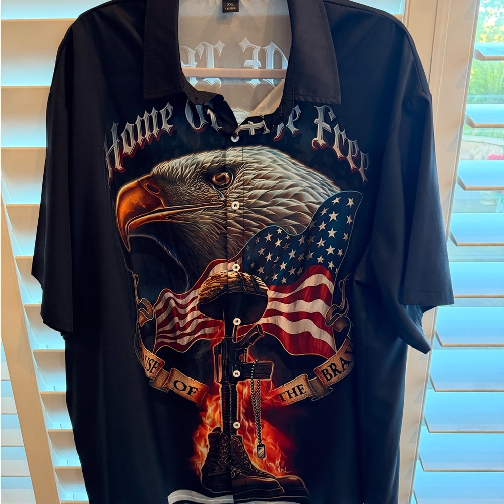 Black Graphic Eagle & American Flag Short-Sleeve Shirt